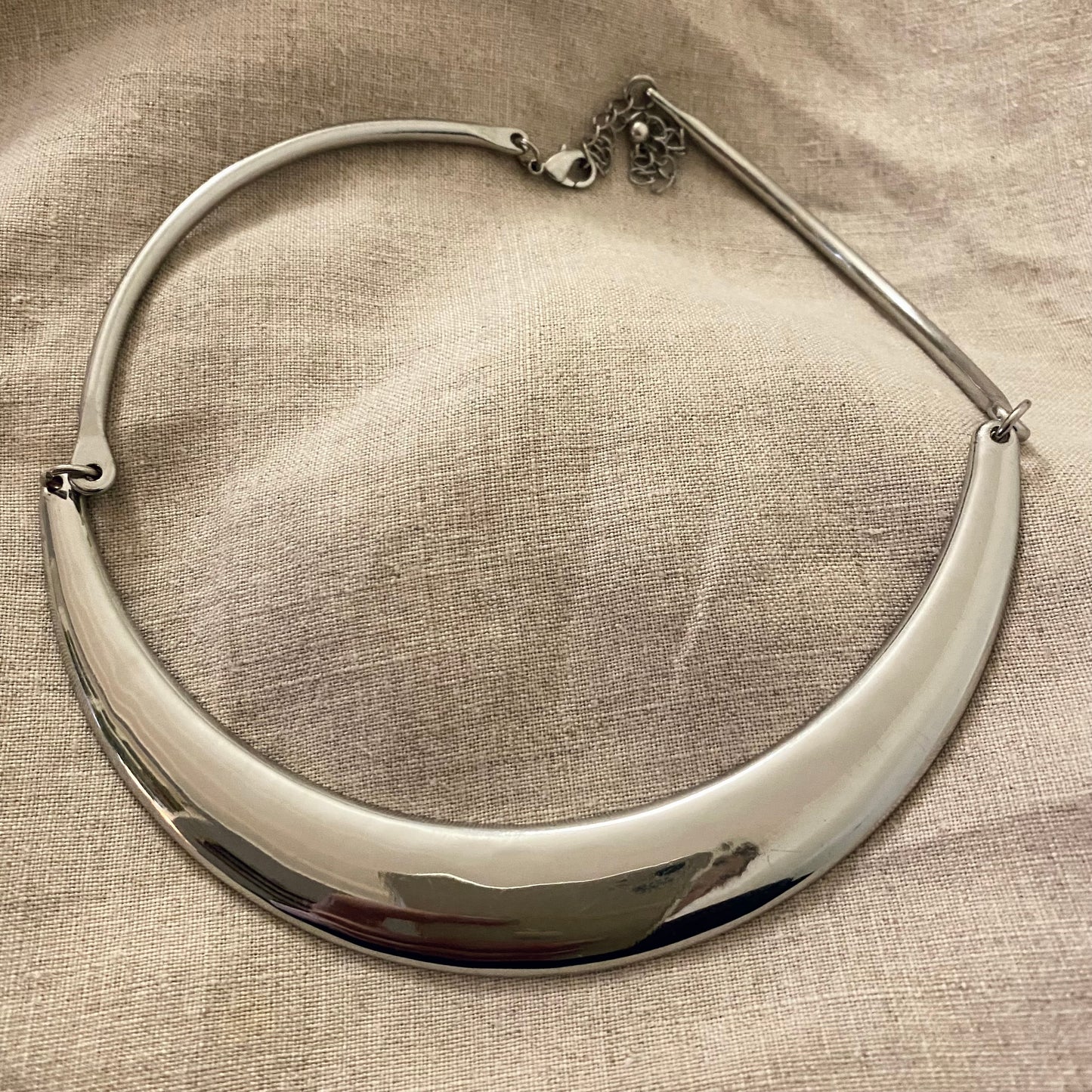 Metal necklace