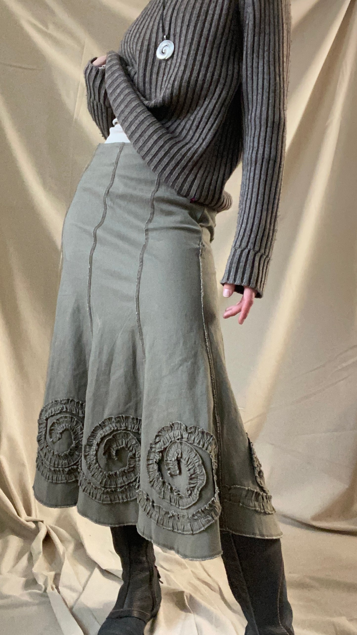 Swirl detail midi skirt