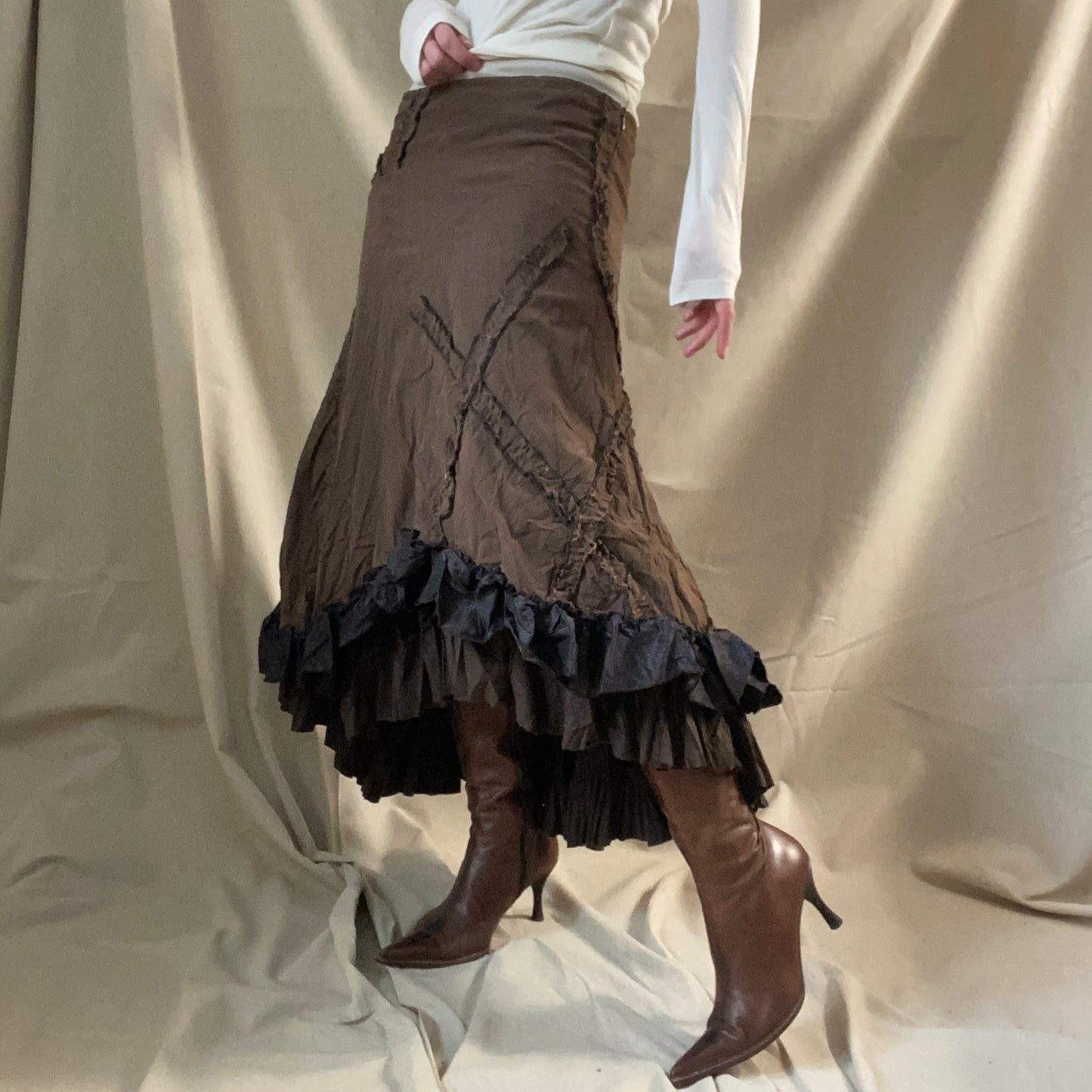 00s frill hem skirt