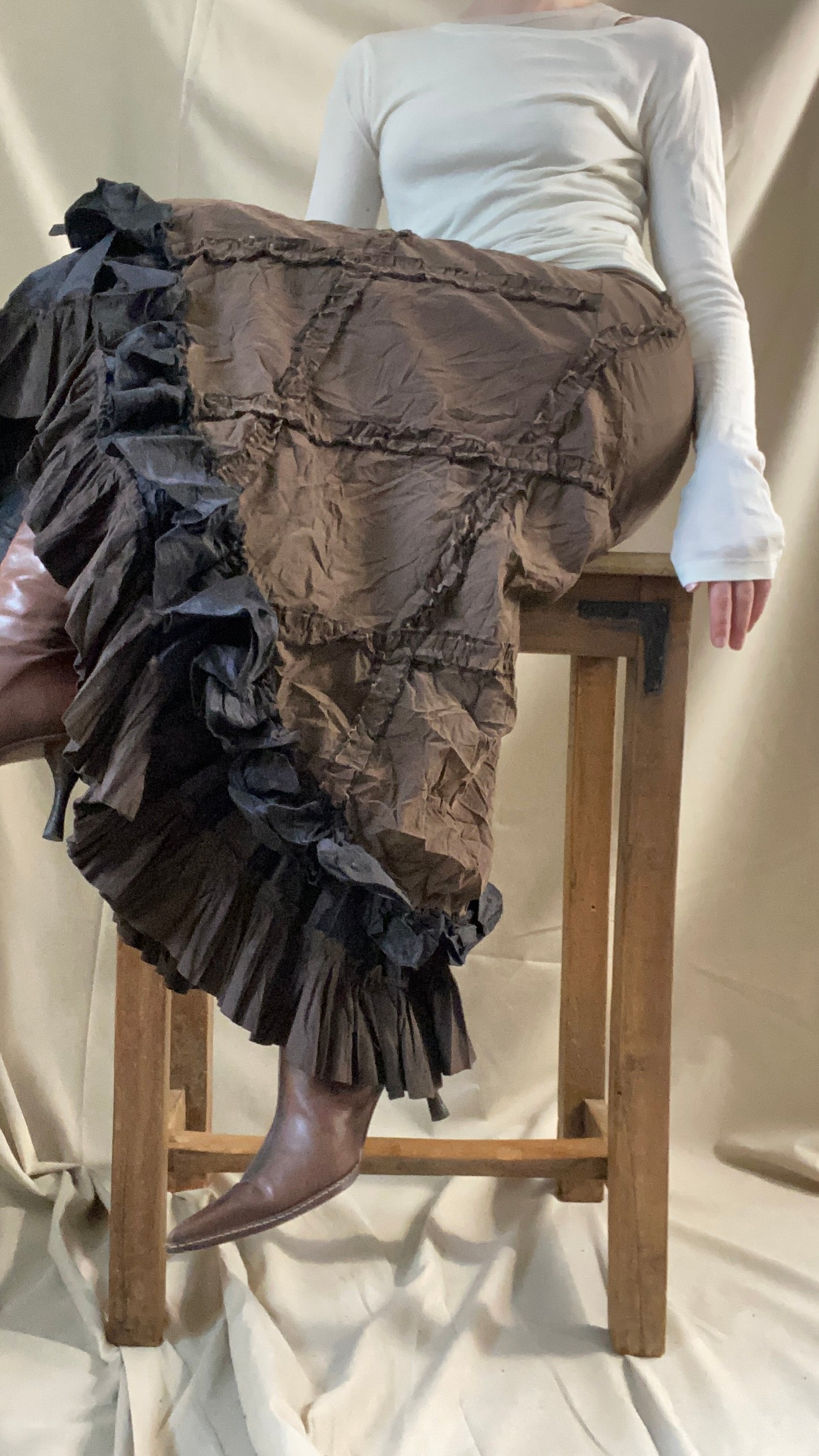 00s frill hem skirt