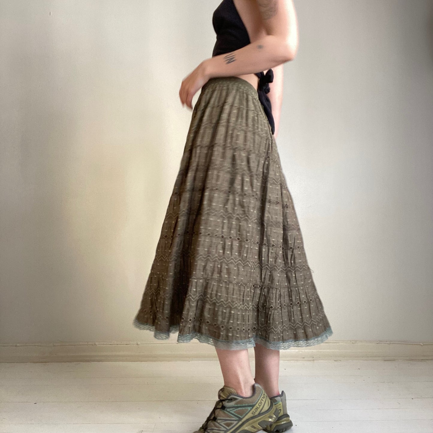 Flowy midi skirt