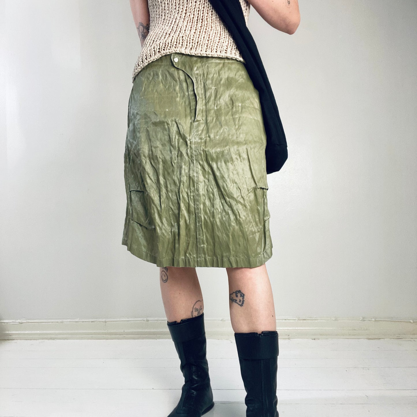 Diesel metal skirt