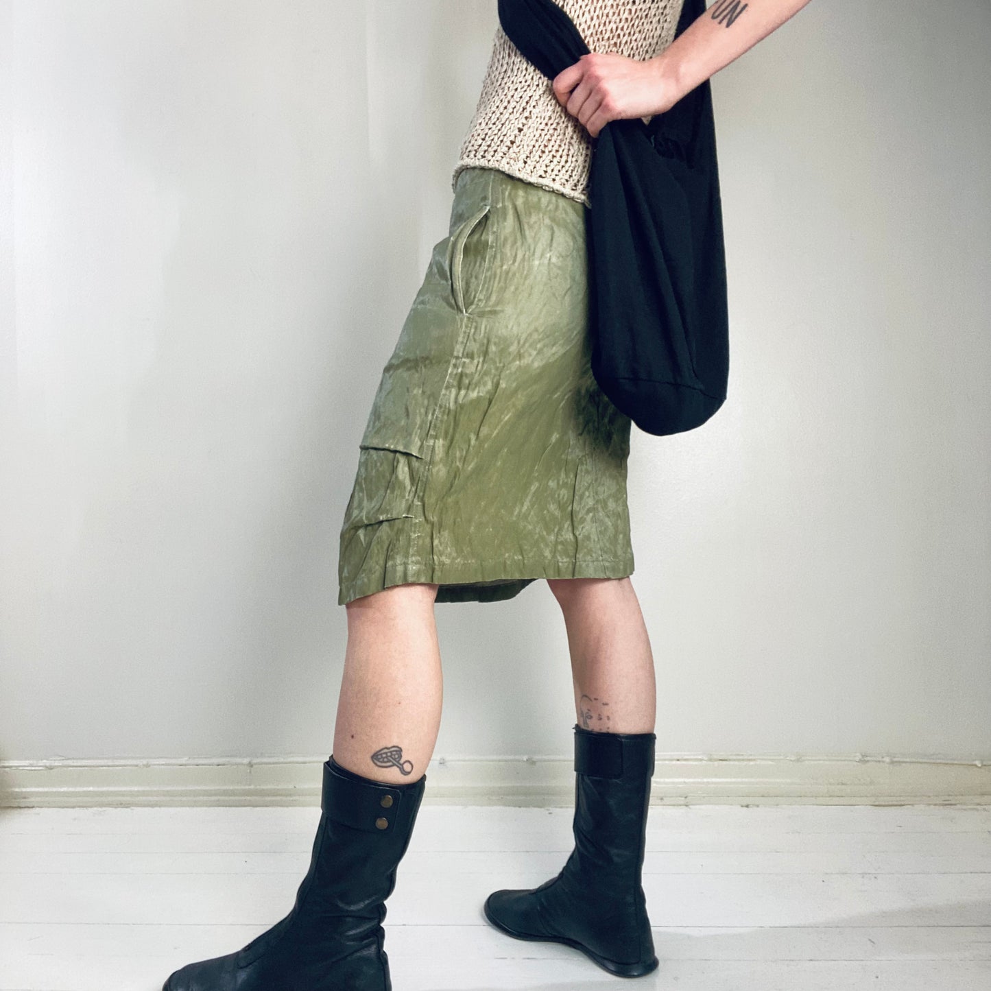 Diesel metal skirt